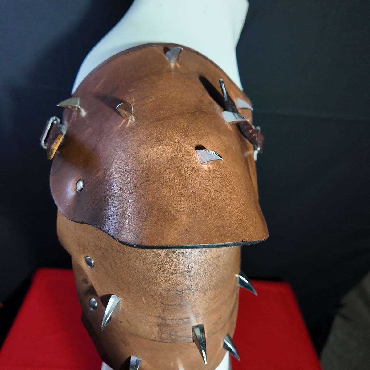 Spalières en cuir – Armure RODEN