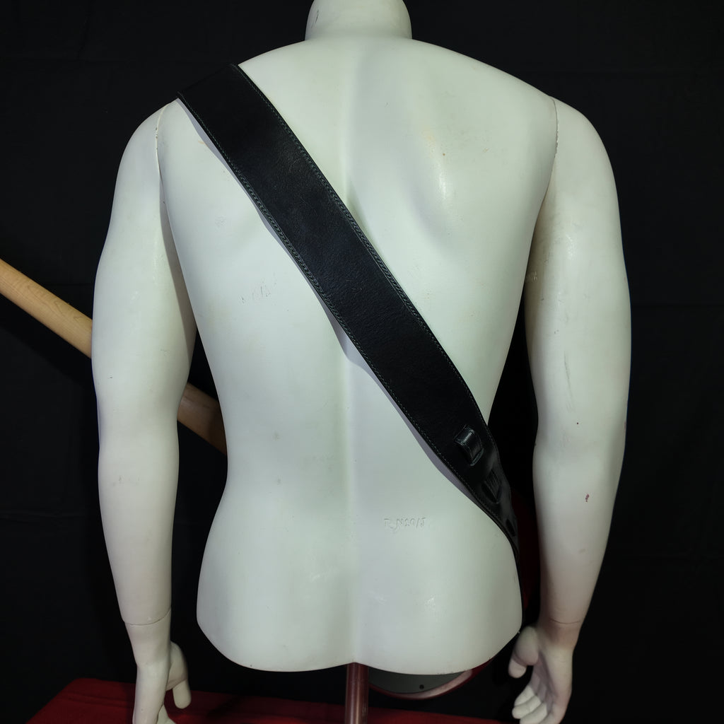 Sangle de guitare en cuir noir – Ébène Signature | RODEN Manufacto