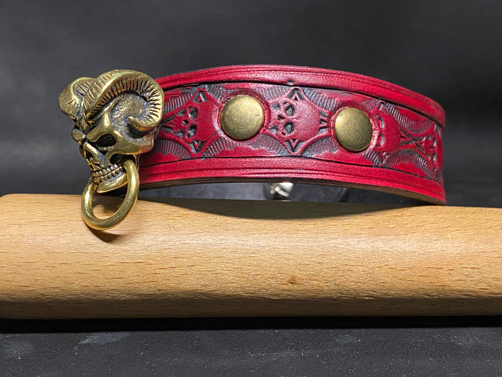 Bracelet en cuir Rubis – Sceau Infernal