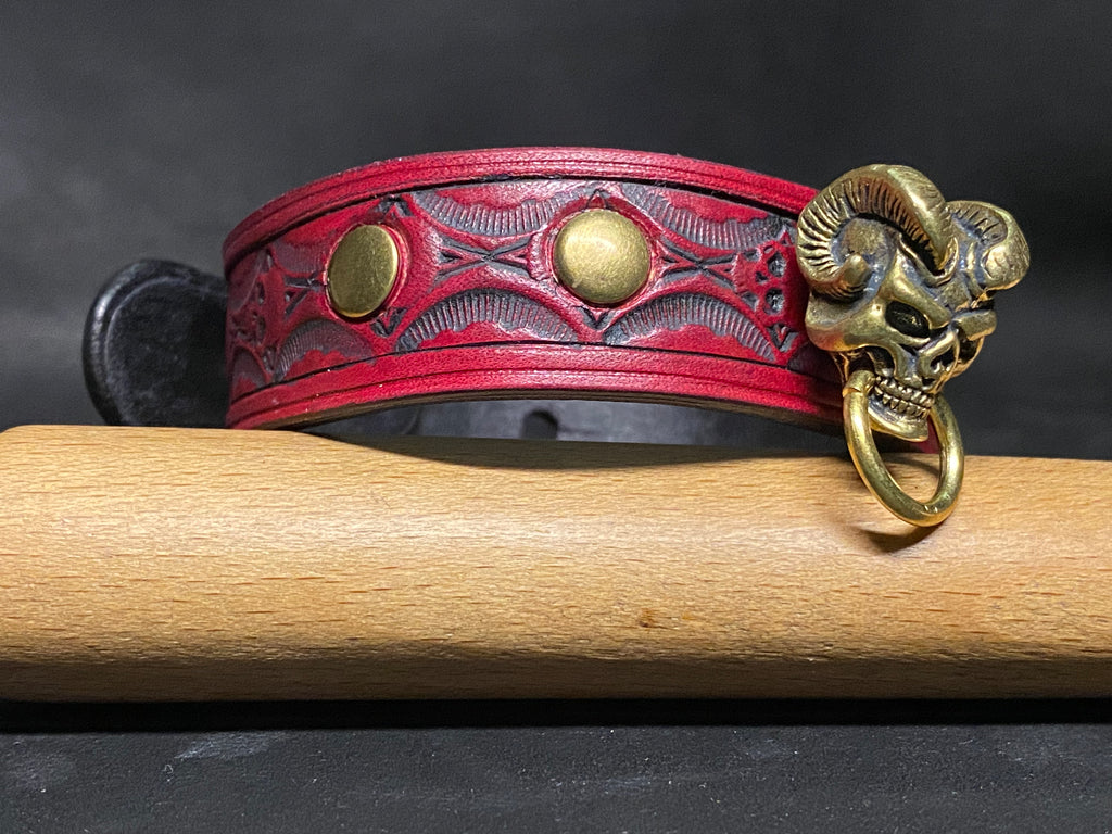 Bracelet en cuir Rubis – Sceau Infernal
