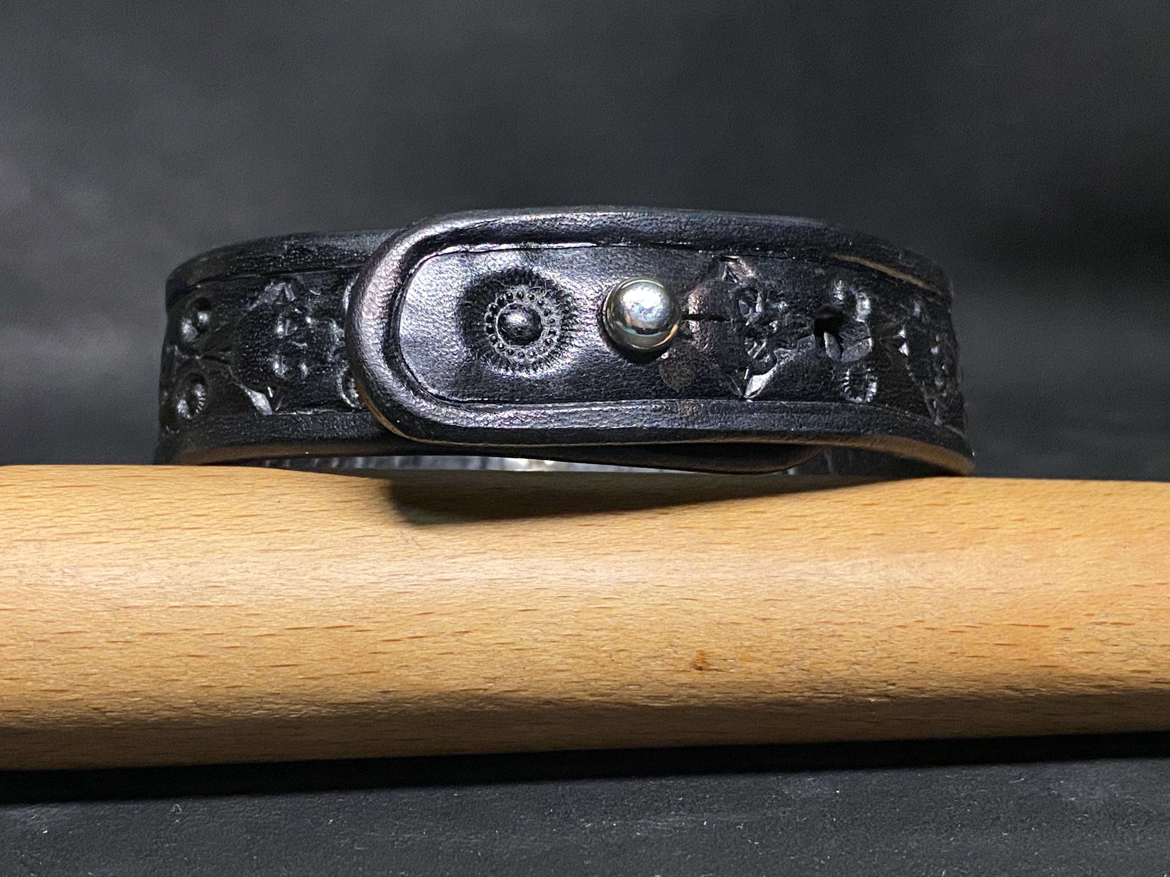 Bracelet en cuir Ébène - Relique Obscure